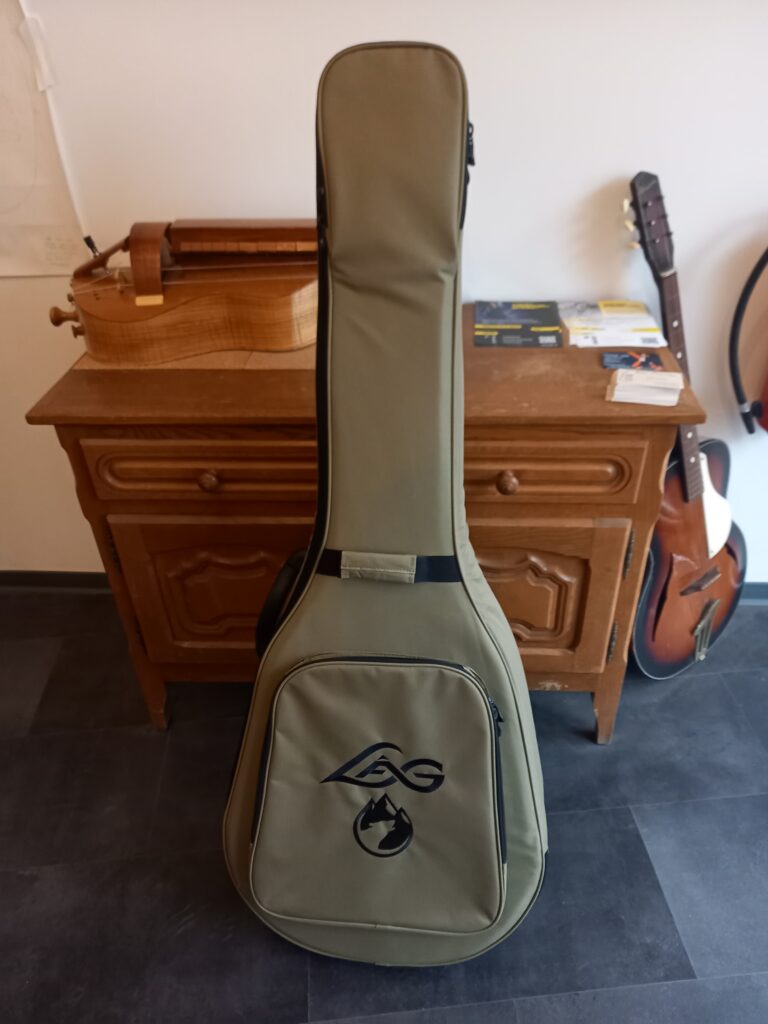 Housse Basse acoustique Takamine