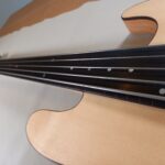 Basse 5 cordes, corps creux, fretless, micro piezo fabriquée en 2025