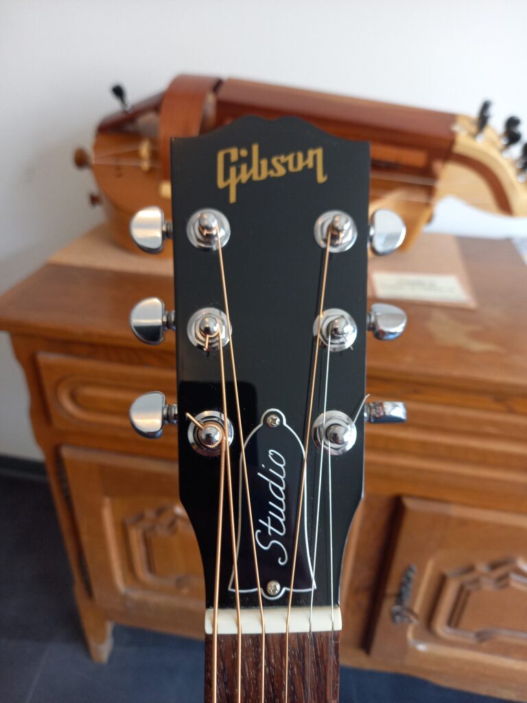 Gibson L-00 Studio Rosewood Sunburst électroacoustique