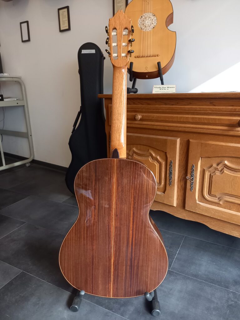 Guitare Alhambra 8p d'occasion